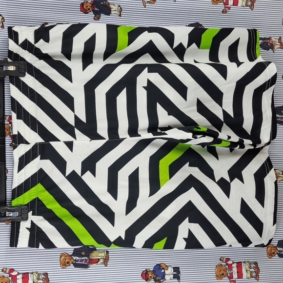 Champion geo stripe print black & white casual athlectic basketball LG shorts - Picture 3 of 7